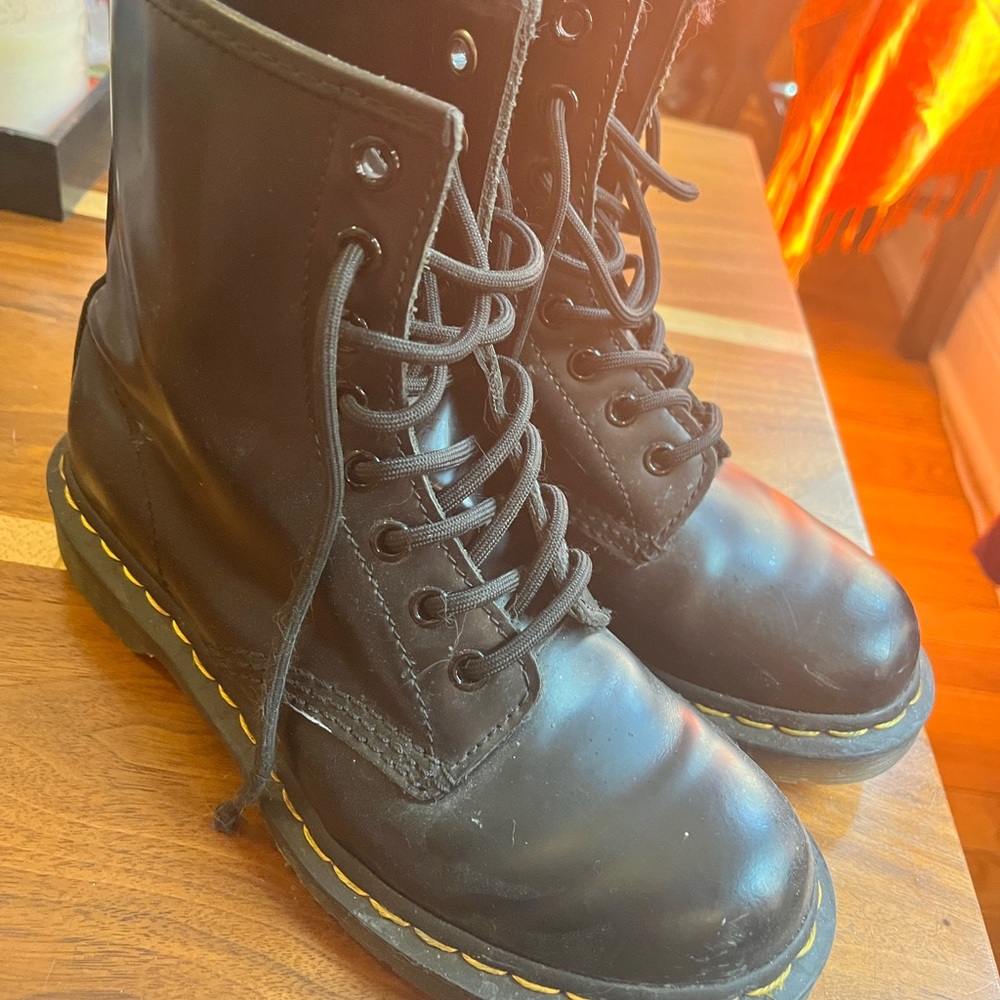 dr martens caspian